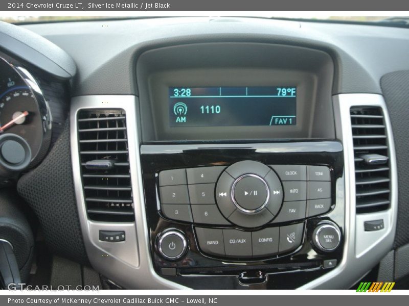 Silver Ice Metallic / Jet Black 2014 Chevrolet Cruze LT