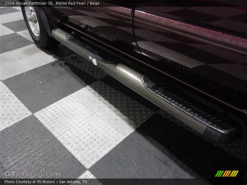 Merlot Red Pearl / Beige 2004 Nissan Pathfinder SE