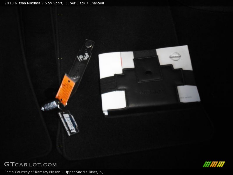 Super Black / Charcoal 2010 Nissan Maxima 3.5 SV Sport
