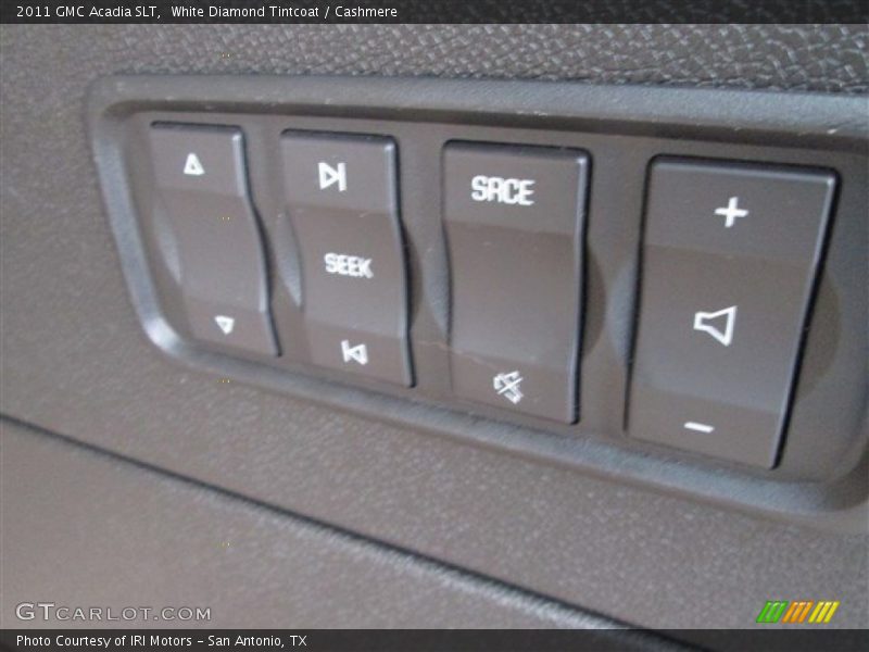 White Diamond Tintcoat / Cashmere 2011 GMC Acadia SLT
