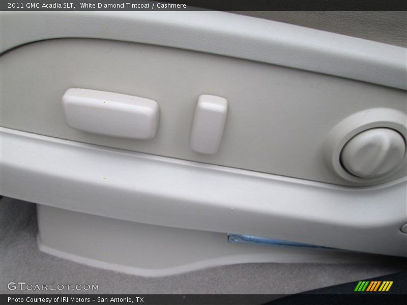 White Diamond Tintcoat / Cashmere 2011 GMC Acadia SLT