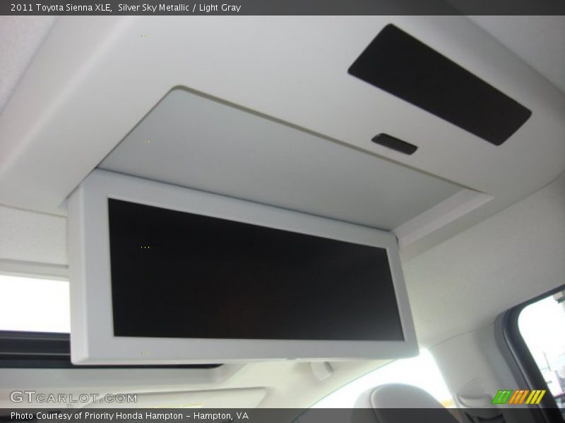 Silver Sky Metallic / Light Gray 2011 Toyota Sienna XLE