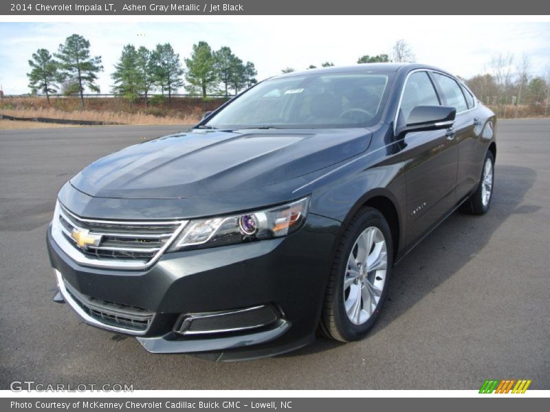 Front 3/4 View of 2014 Impala LT