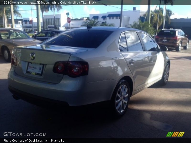 White Gold Metallic / Titan Black 2010 Volkswagen Jetta SE Sedan