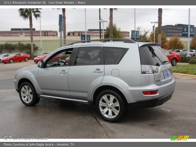 Cool Silver Metallic / Black 2011 Mitsubishi Outlander SE