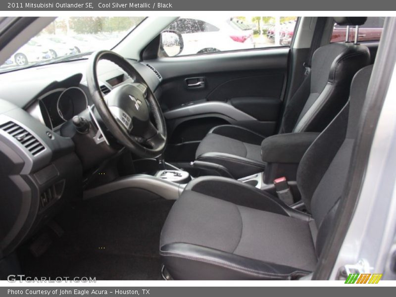 Cool Silver Metallic / Black 2011 Mitsubishi Outlander SE