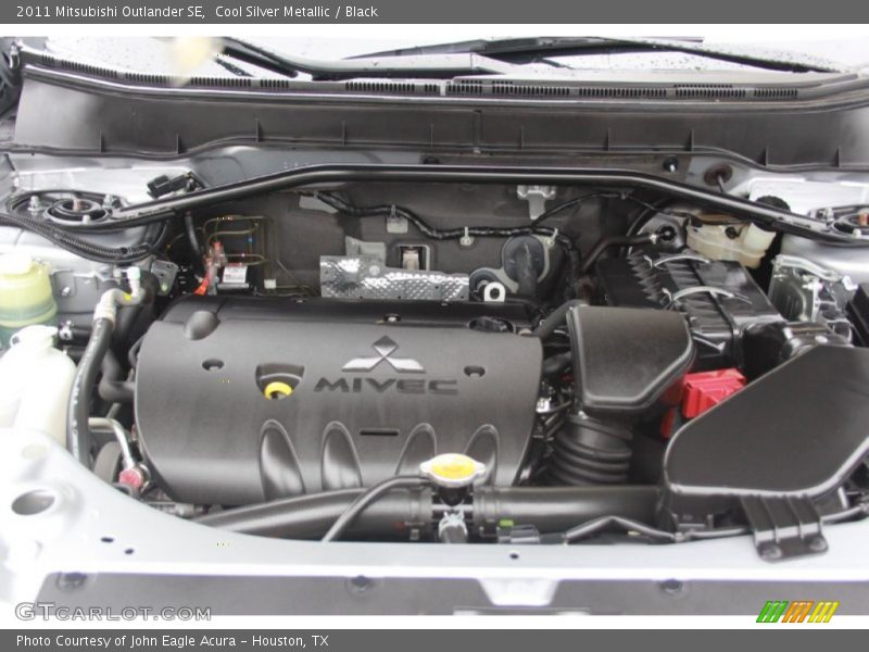 Cool Silver Metallic / Black 2011 Mitsubishi Outlander SE