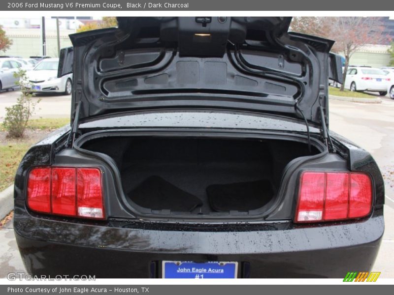 Black / Dark Charcoal 2006 Ford Mustang V6 Premium Coupe