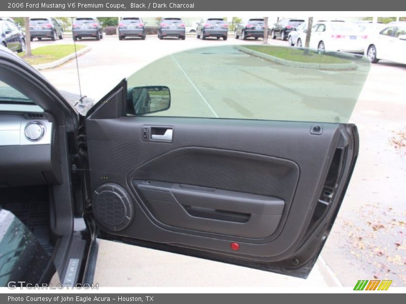 Black / Dark Charcoal 2006 Ford Mustang V6 Premium Coupe