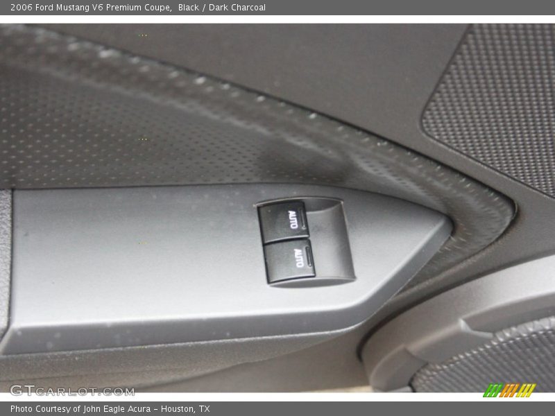 Black / Dark Charcoal 2006 Ford Mustang V6 Premium Coupe