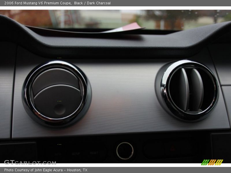Black / Dark Charcoal 2006 Ford Mustang V6 Premium Coupe