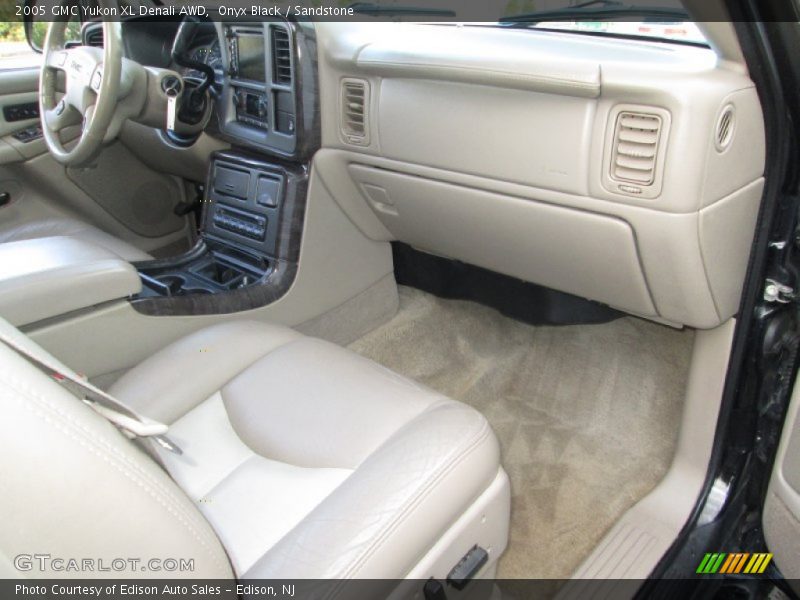 Onyx Black / Sandstone 2005 GMC Yukon XL Denali AWD
