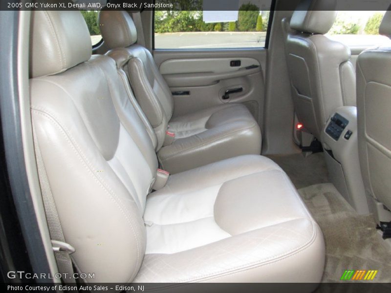Onyx Black / Sandstone 2005 GMC Yukon XL Denali AWD