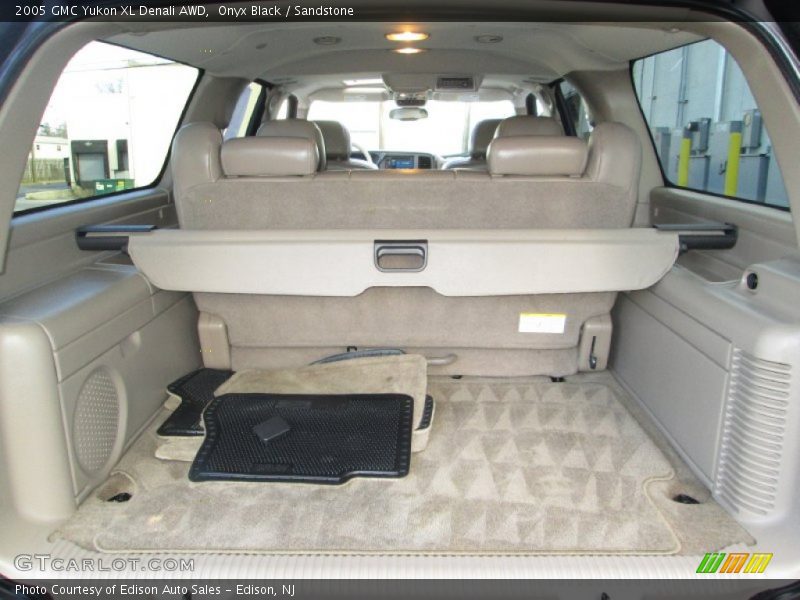 Onyx Black / Sandstone 2005 GMC Yukon XL Denali AWD