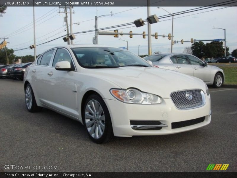 Front 3/4 View of 2009 XF Premium Luxury