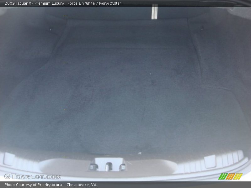 Porcelain White / Ivory/Oyster 2009 Jaguar XF Premium Luxury