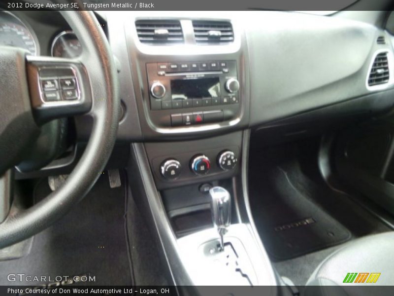 Tungsten Metallic / Black 2012 Dodge Avenger SE