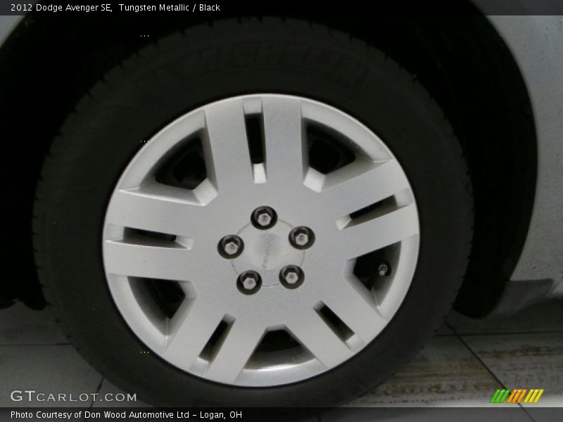 Tungsten Metallic / Black 2012 Dodge Avenger SE