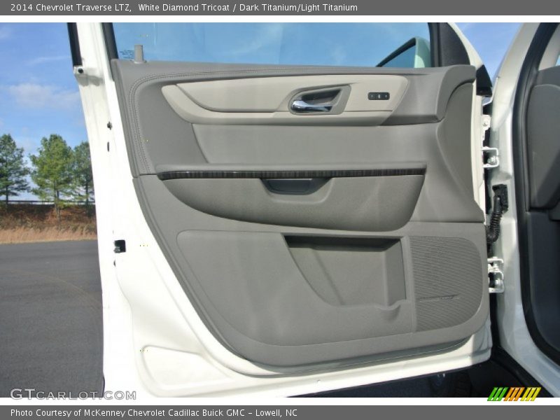 White Diamond Tricoat / Dark Titanium/Light Titanium 2014 Chevrolet Traverse LTZ