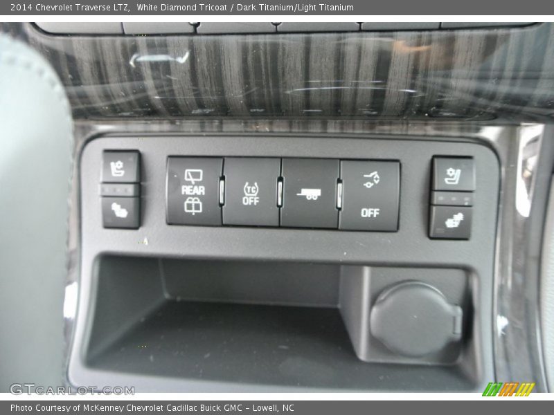 White Diamond Tricoat / Dark Titanium/Light Titanium 2014 Chevrolet Traverse LTZ