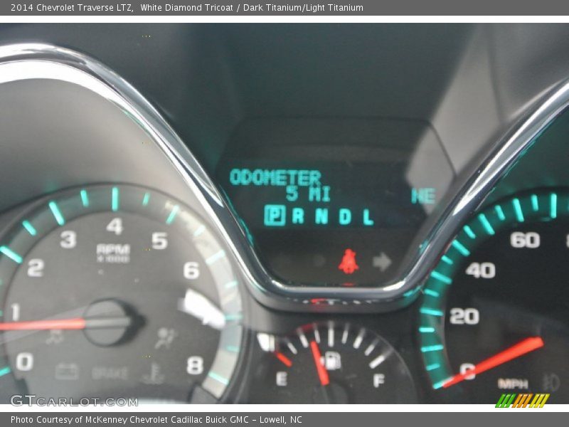 White Diamond Tricoat / Dark Titanium/Light Titanium 2014 Chevrolet Traverse LTZ