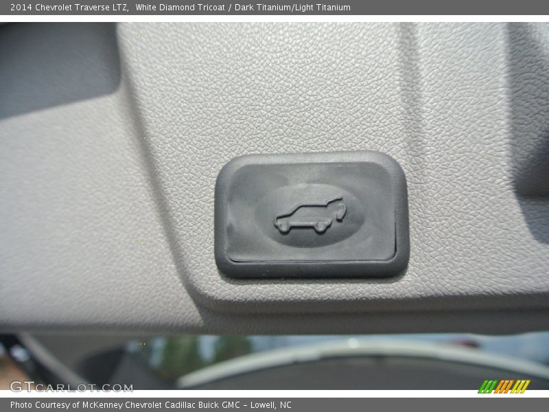 White Diamond Tricoat / Dark Titanium/Light Titanium 2014 Chevrolet Traverse LTZ