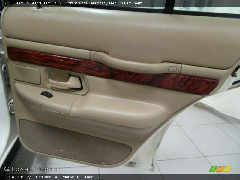 Vibrant White Clearcoat / Medium Parchment 2001 Mercury Grand Marquis LS