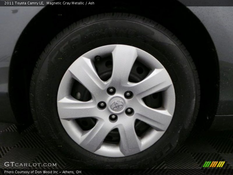 Magnetic Gray Metallic / Ash 2011 Toyota Camry LE