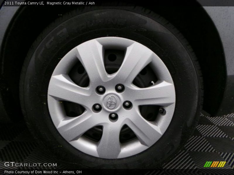 Magnetic Gray Metallic / Ash 2011 Toyota Camry LE