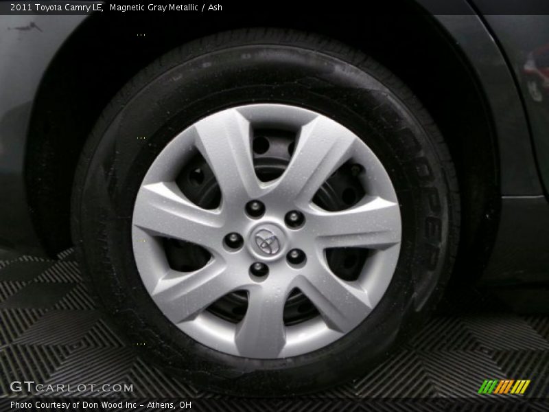 Magnetic Gray Metallic / Ash 2011 Toyota Camry LE