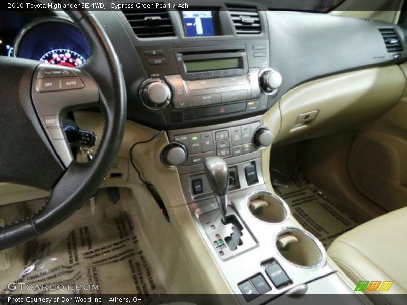 Cypress Green Pearl / Ash 2010 Toyota Highlander SE 4WD