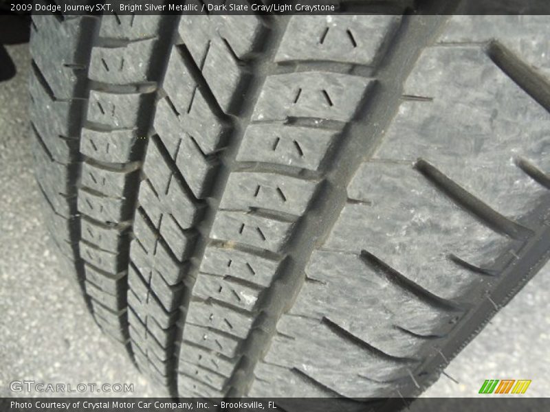 Bright Silver Metallic / Dark Slate Gray/Light Graystone 2009 Dodge Journey SXT