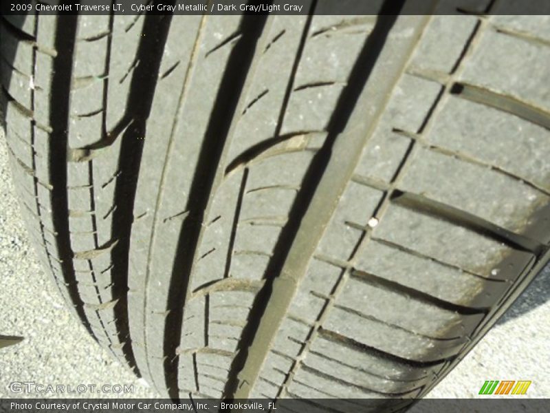 Cyber Gray Metallic / Dark Gray/Light Gray 2009 Chevrolet Traverse LT