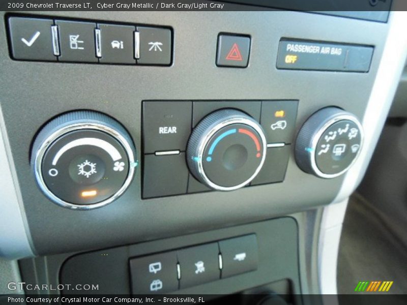 Cyber Gray Metallic / Dark Gray/Light Gray 2009 Chevrolet Traverse LT