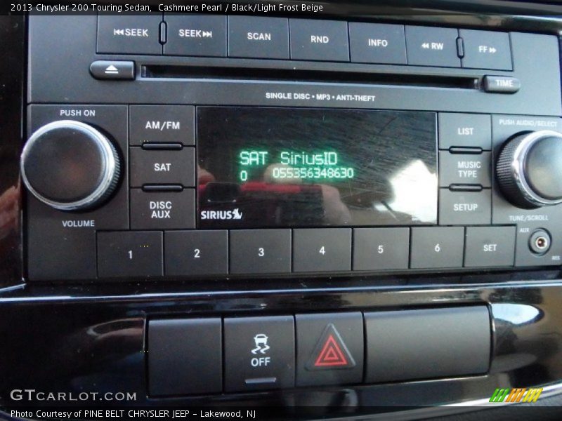 Cashmere Pearl / Black/Light Frost Beige 2013 Chrysler 200 Touring Sedan