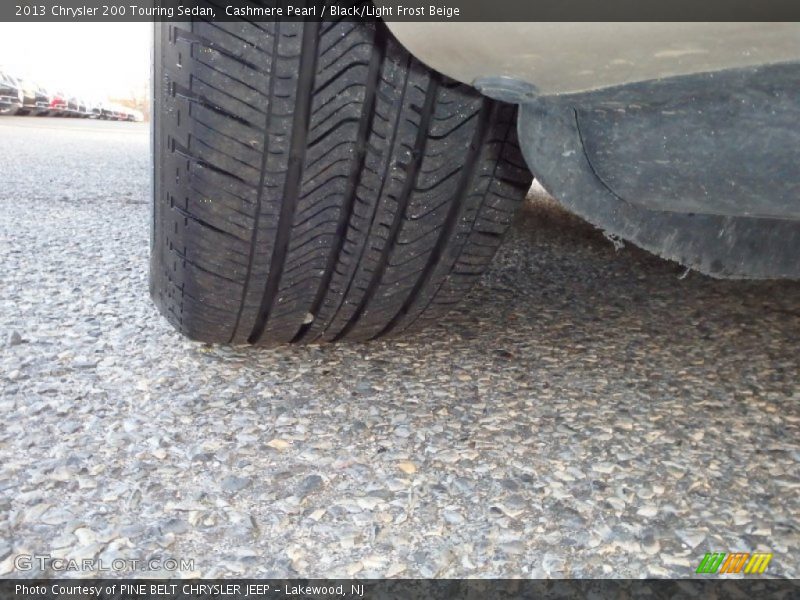 Cashmere Pearl / Black/Light Frost Beige 2013 Chrysler 200 Touring Sedan
