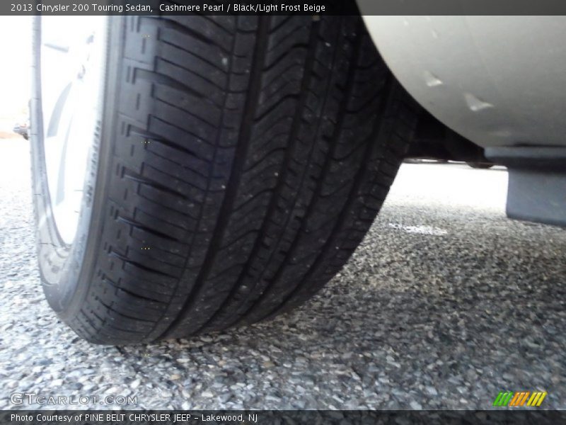 Cashmere Pearl / Black/Light Frost Beige 2013 Chrysler 200 Touring Sedan