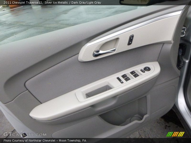 Silver Ice Metallic / Dark Gray/Light Gray 2011 Chevrolet Traverse LS