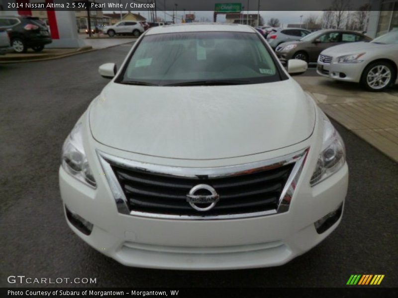 Pearl White / Charcoal 2014 Nissan Altima 2.5 SV