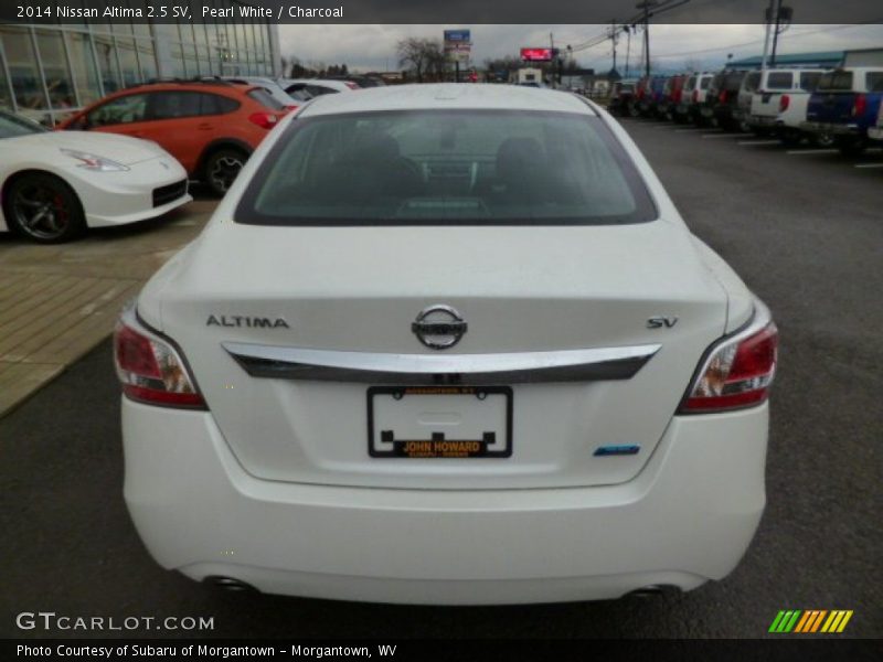 Pearl White / Charcoal 2014 Nissan Altima 2.5 SV