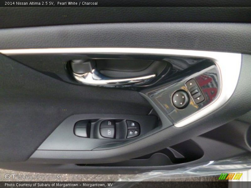 Pearl White / Charcoal 2014 Nissan Altima 2.5 SV