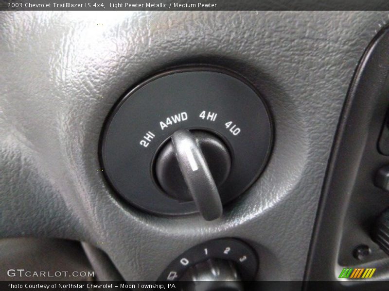 Light Pewter Metallic / Medium Pewter 2003 Chevrolet TrailBlazer LS 4x4