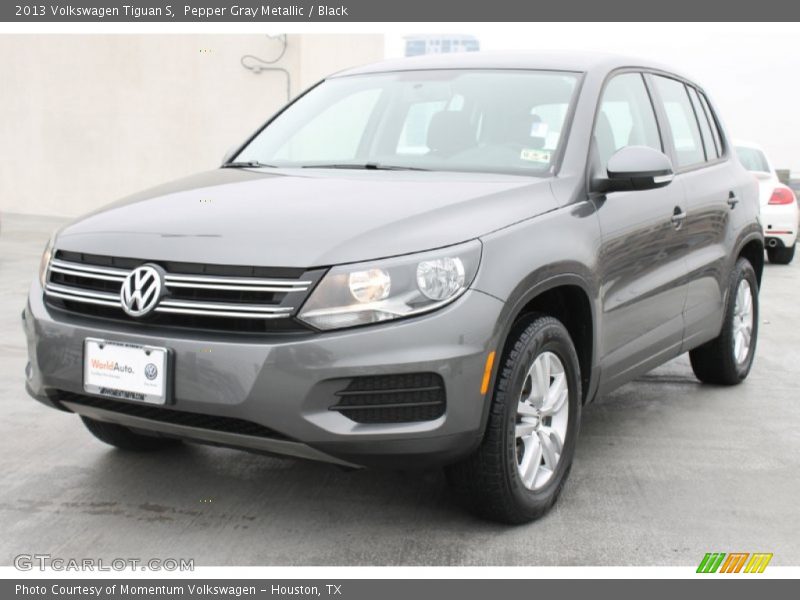 Pepper Gray Metallic / Black 2013 Volkswagen Tiguan S