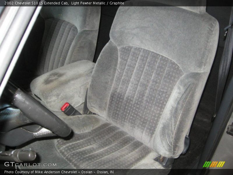 Light Pewter Metallic / Graphite 2002 Chevrolet S10 LS Extended Cab