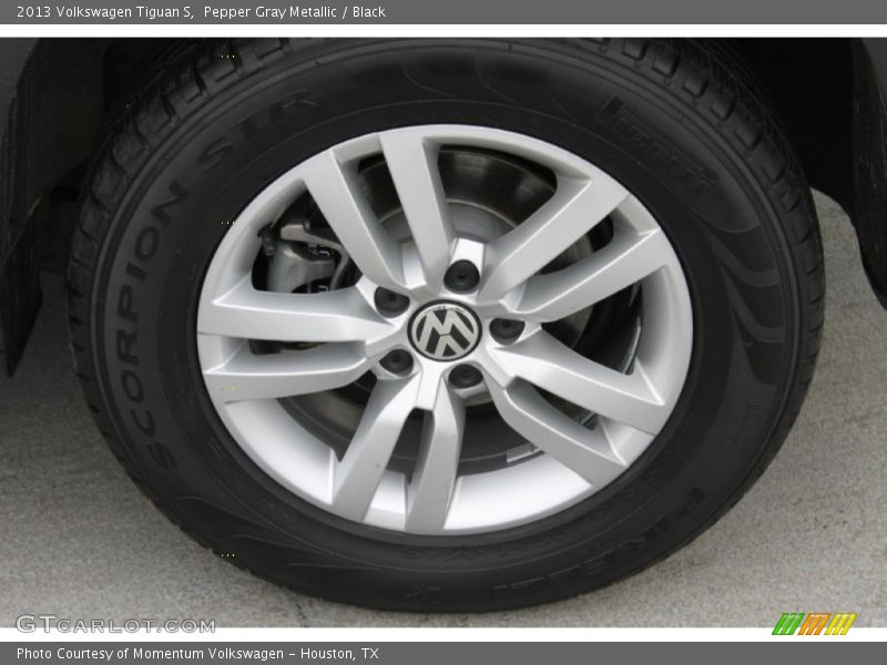 Pepper Gray Metallic / Black 2013 Volkswagen Tiguan S