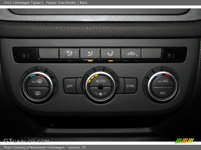 Pepper Gray Metallic / Black 2013 Volkswagen Tiguan S