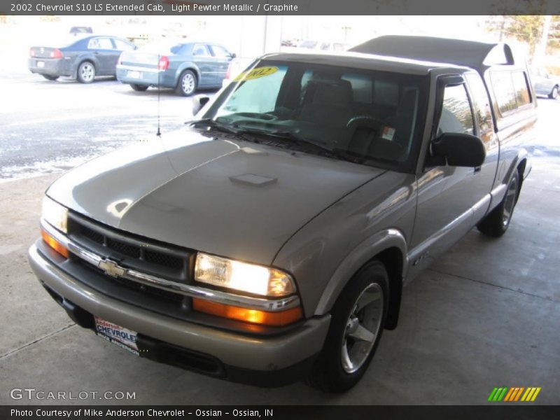 Light Pewter Metallic / Graphite 2002 Chevrolet S10 LS Extended Cab