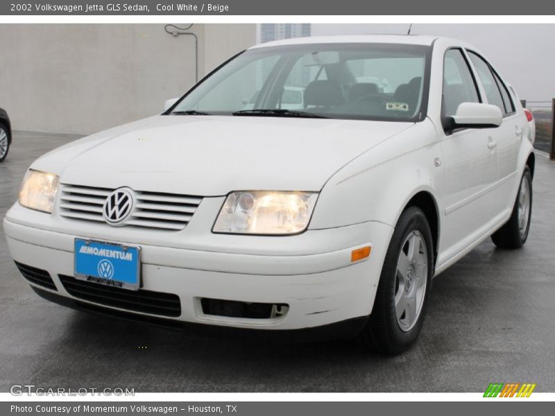 Cool White / Beige 2002 Volkswagen Jetta GLS Sedan