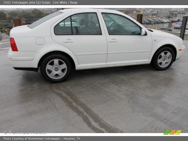 Cool White / Beige 2002 Volkswagen Jetta GLS Sedan