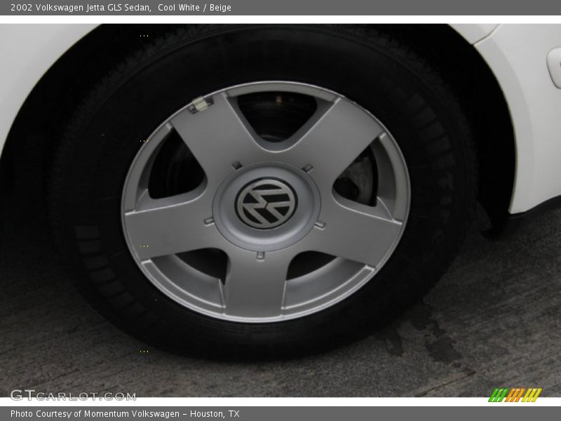 Cool White / Beige 2002 Volkswagen Jetta GLS Sedan